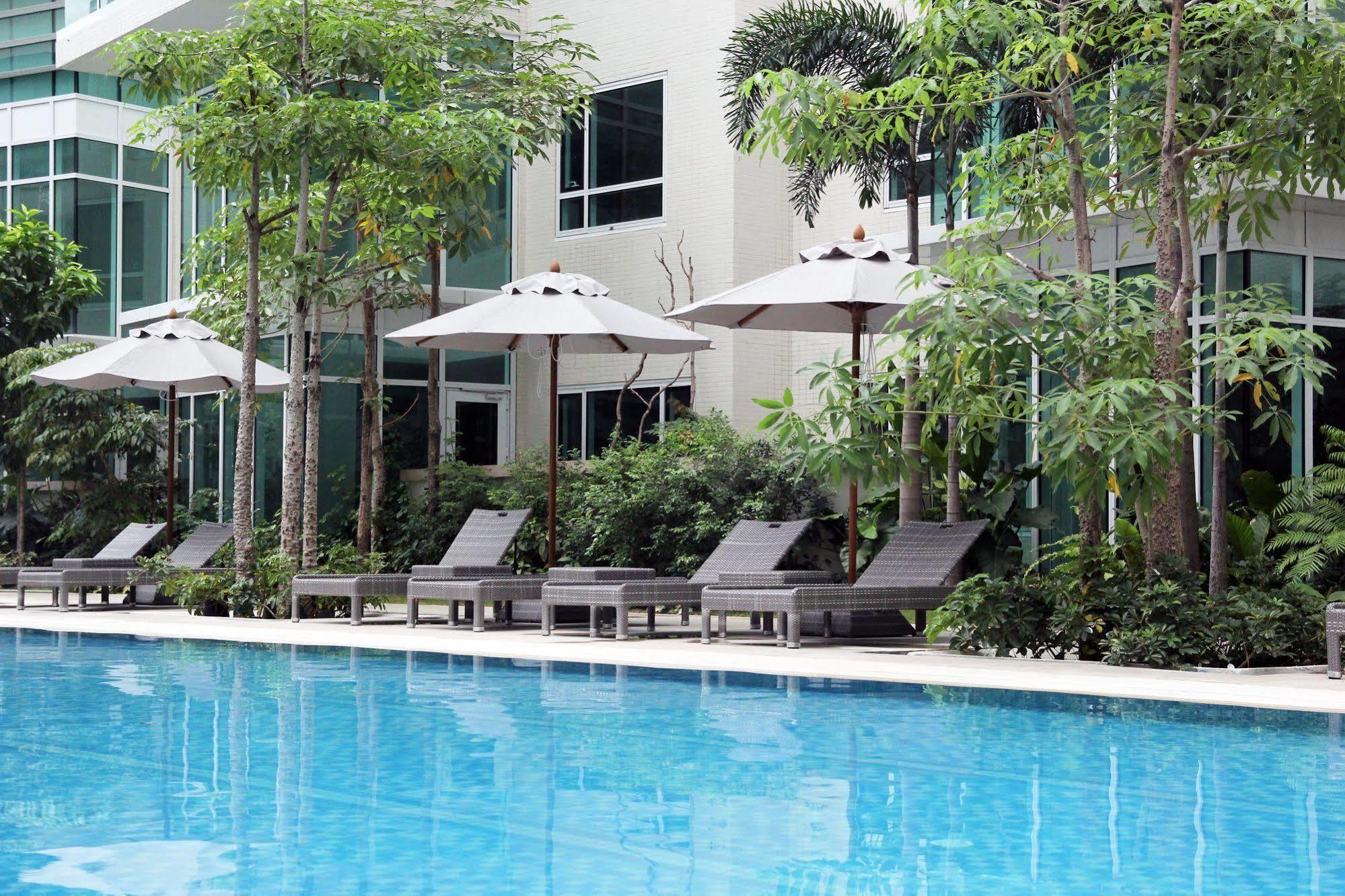 Aruga Apartments By Rockwell Makati Makati City Exteriör bild